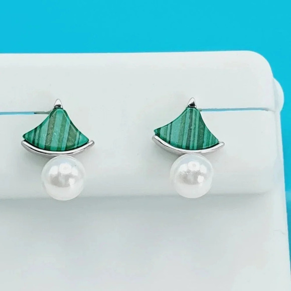 "925 Sterling Silver CZ Beautiful Earrings for Women, 1USPAR4127 - Picture 1 of 11